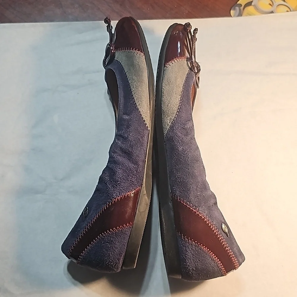 Women's Nuture Slip-on Flats NWOT